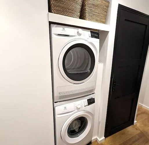 Le Prestige Yourhosthelper